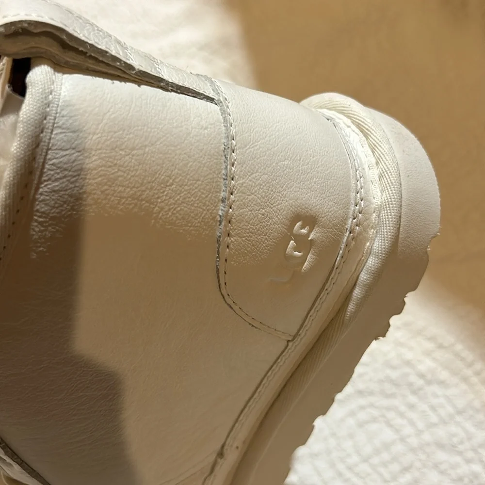Ugg Neumel Men’s size 10. NWT
